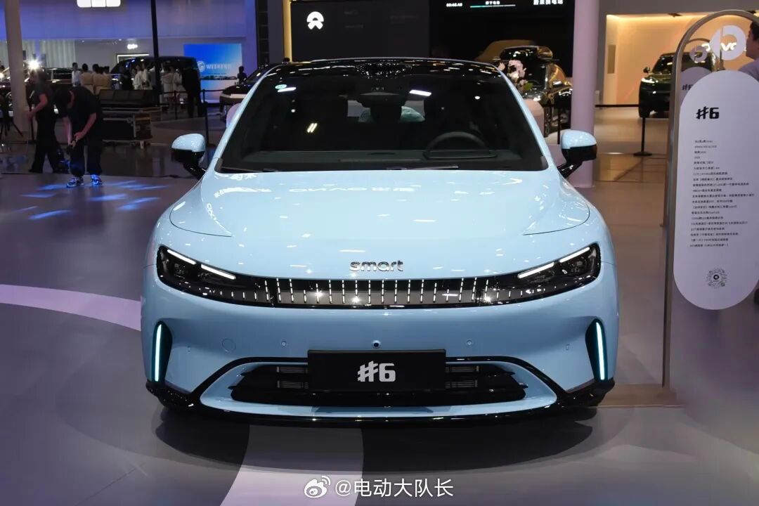 全新smart精灵6号正式登陆国内市场，上市限时权益价17.79万元起。作为sm