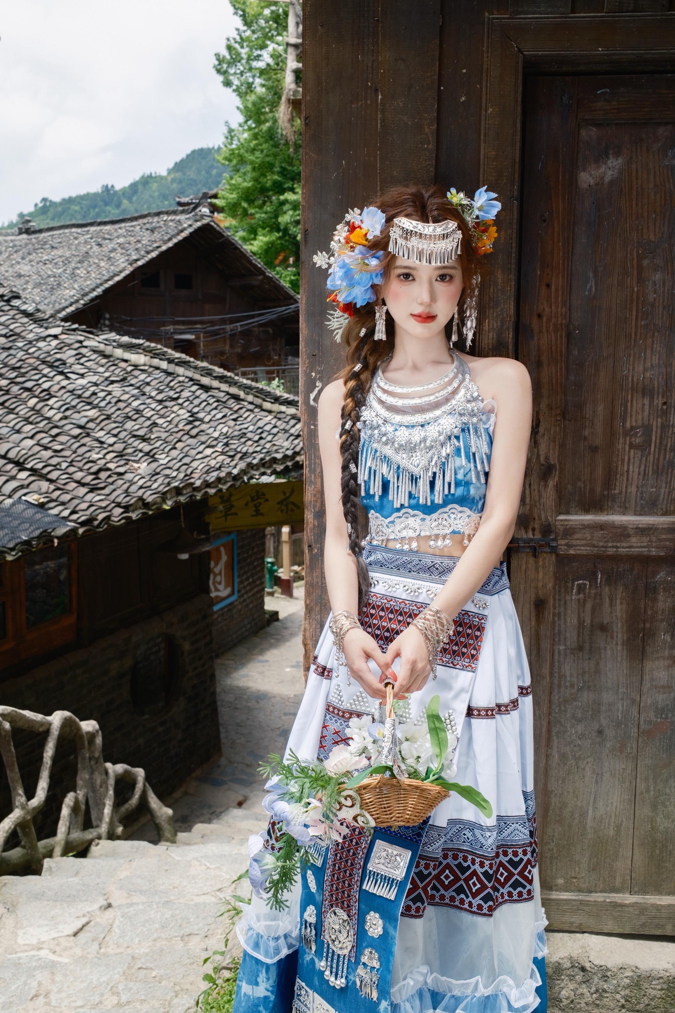 一年前你路过我家门前那条路～