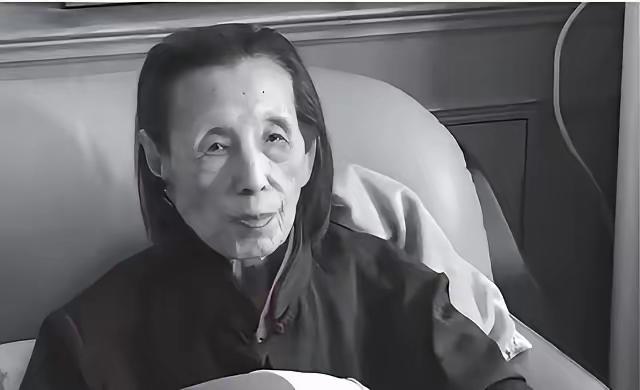 1949年傅作义的妻子在重庆机场被截，下落成谜，地下党找了几个月没有结果，一个邮