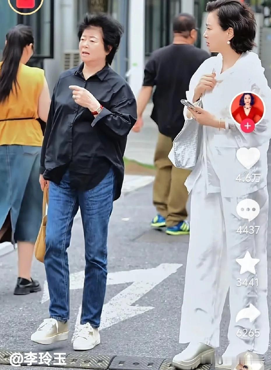 人再怎么保养都干不过基因，难怪李玲玉五十多岁还很冻龄，原来她母亲87岁看起来却像