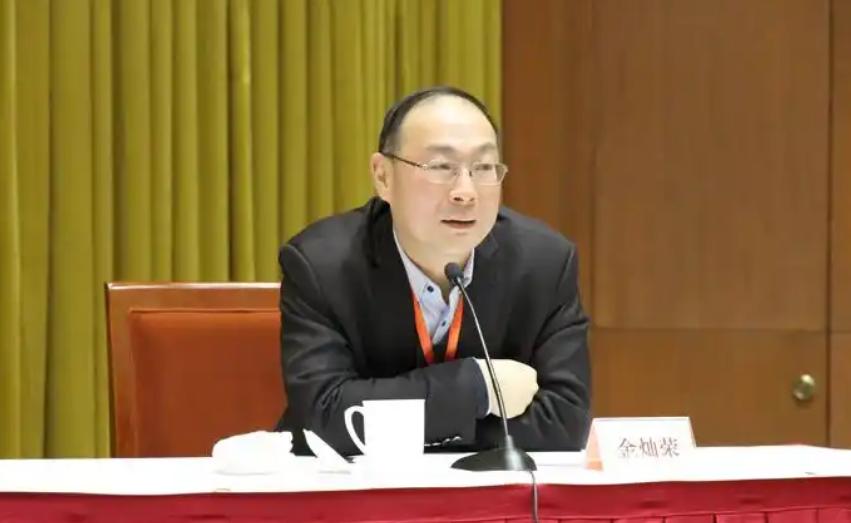 这层窗户纸，总算有人直接点破了！9月5日，金灿荣教授公开谈到这个问题，他提醒大家