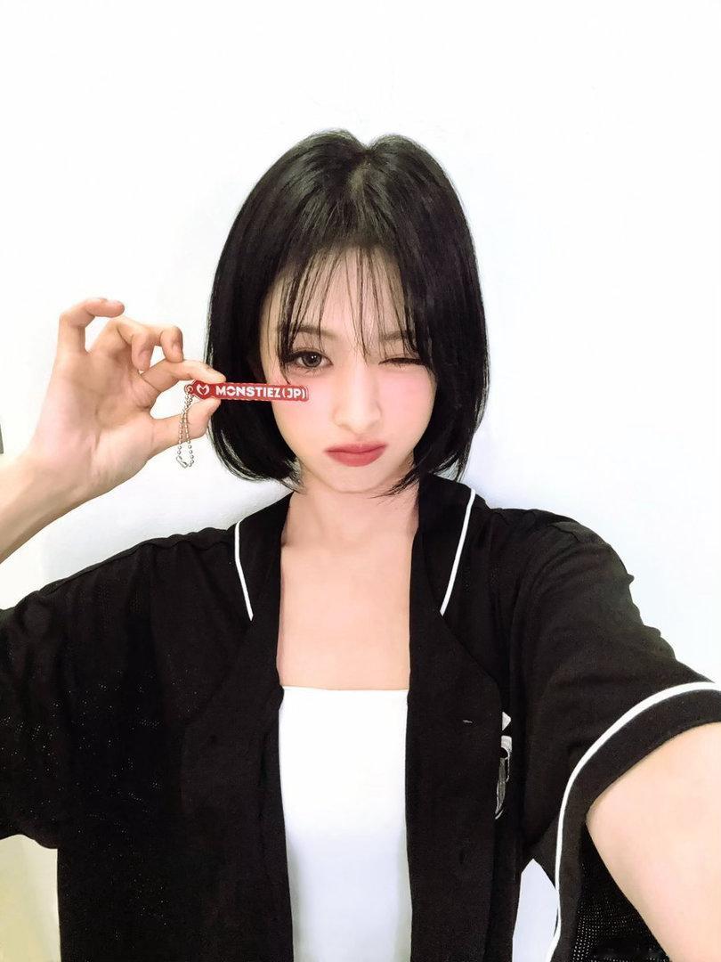 AHyeon[超话]郑雅譞六女一 喜欢一个短发萌馅🥟🦋 ​​​