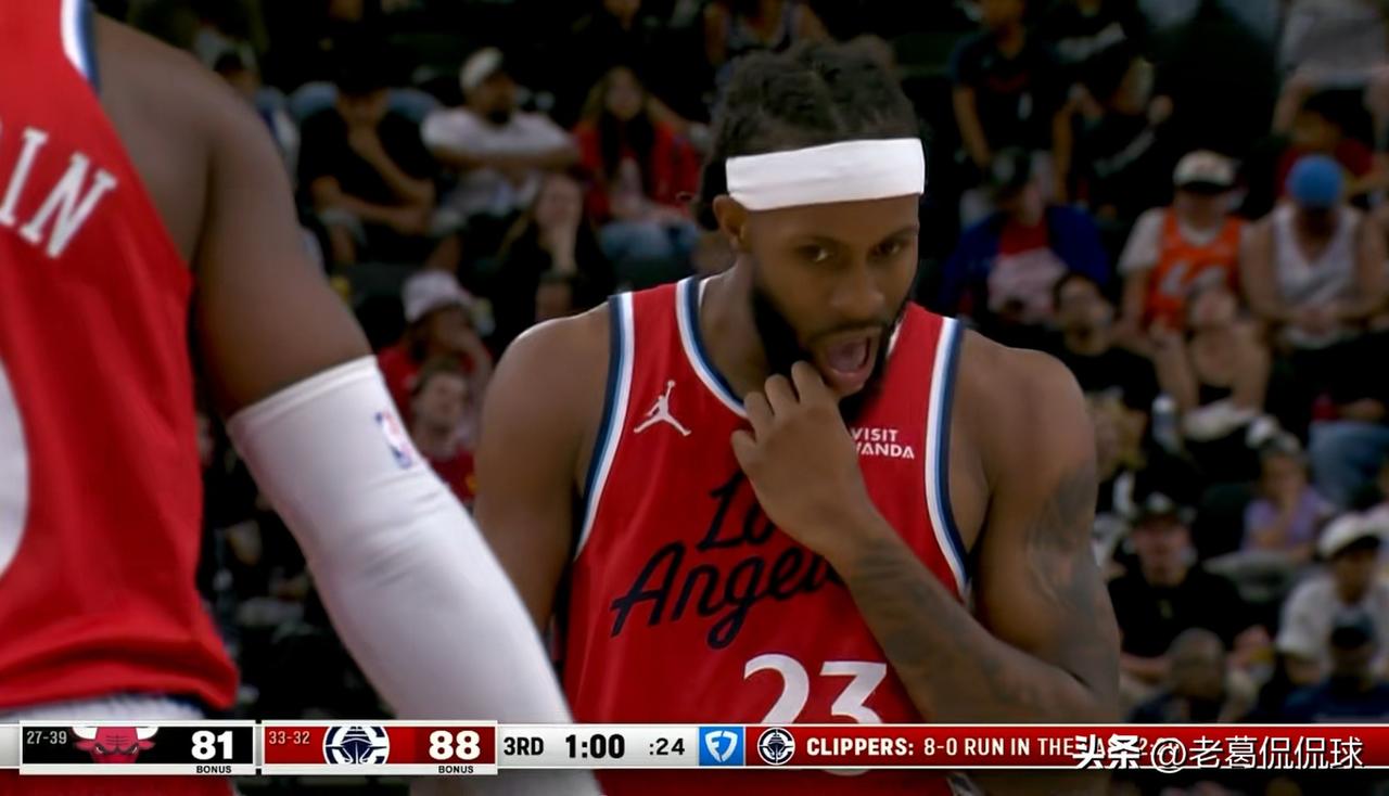 快船悍将杰克逊真是不负众望！在今天快船主场以127：117击败公牛的比赛中，杰克