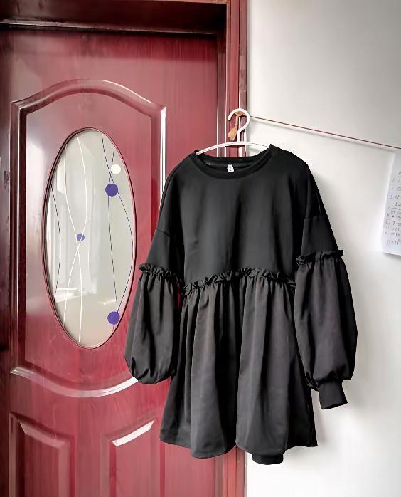 刚才看了素老三买了一件宽松的黑衣服，我不作任何评价，只要她喜欢就好！

说实在的