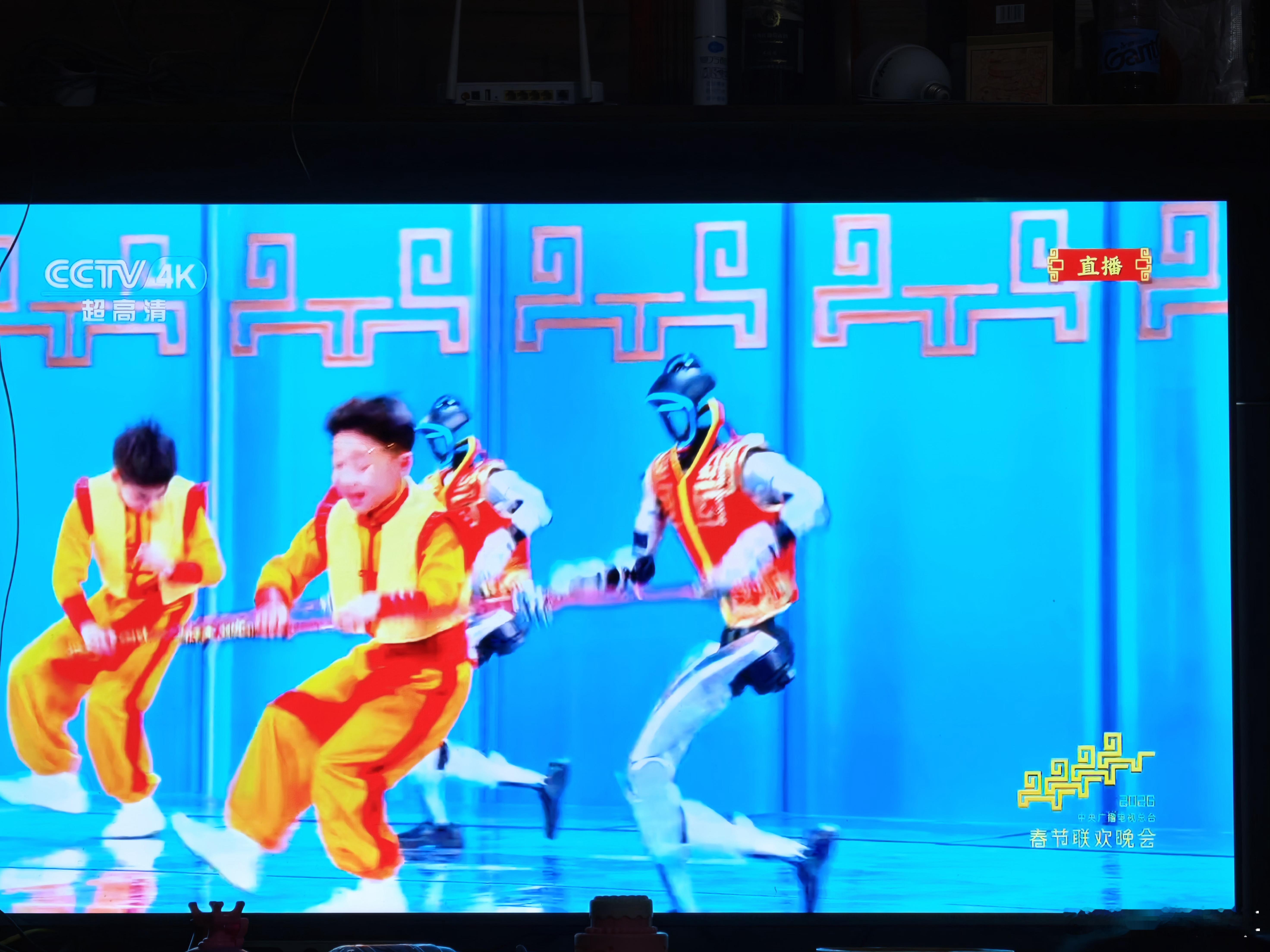 作为一个学过武术的人，我只能说宇树牛逼，这动作真标准