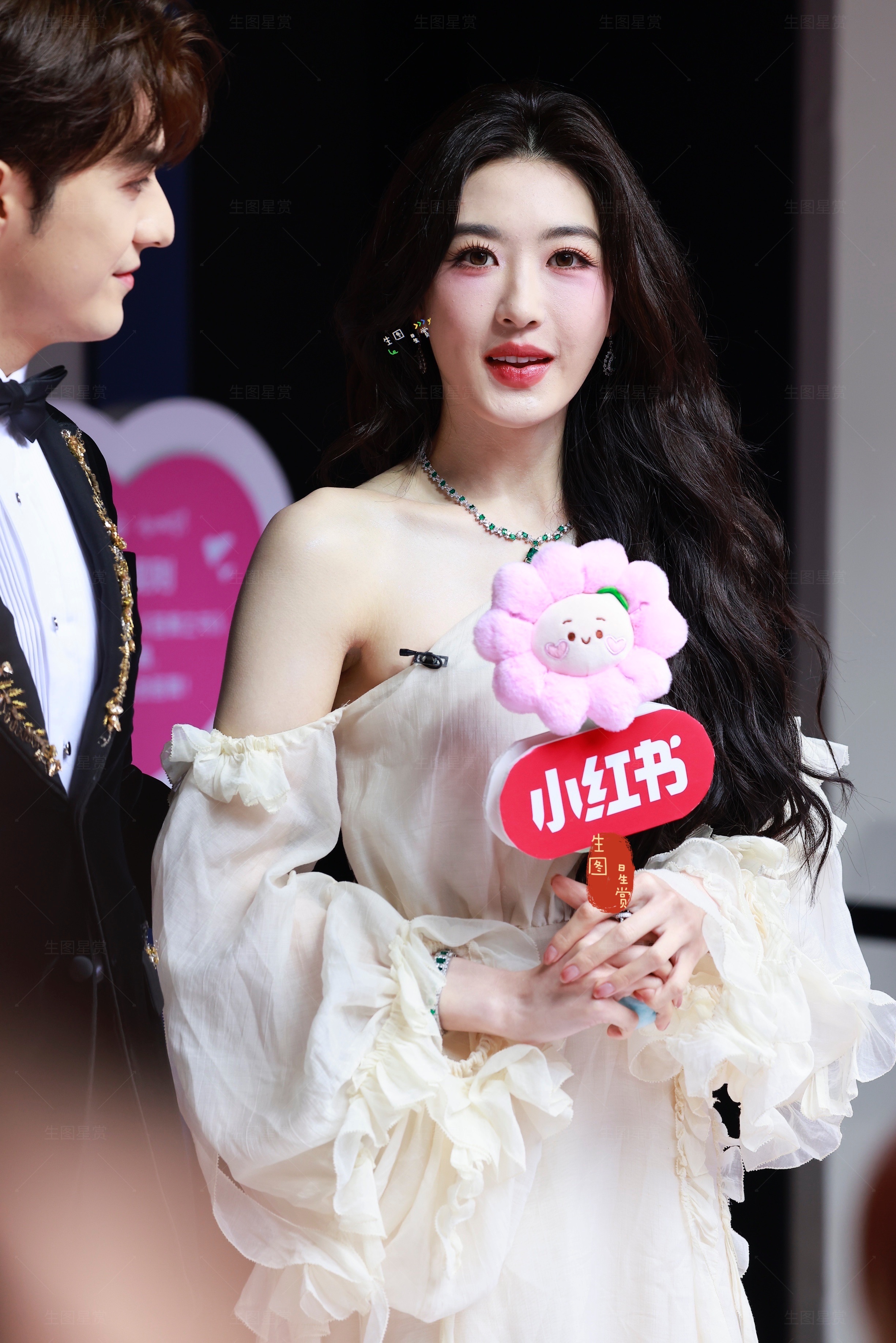 孙乐言RedGala游园会生图美貌精致到头发丝儿都发光🌟💋 