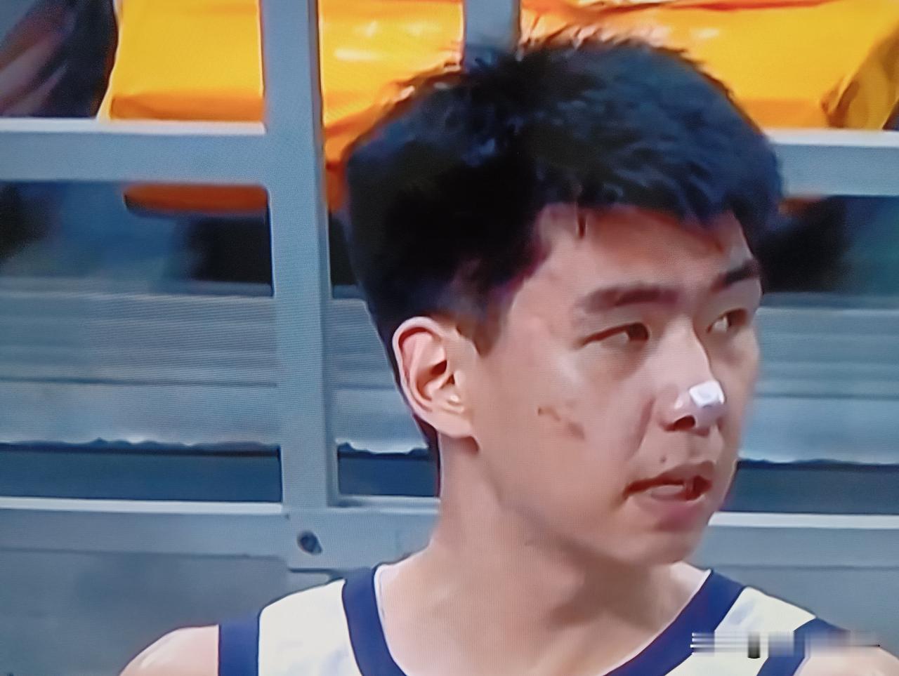 明显可以感到，广州男篮中锋徐昕，得益于郭士强的调教后，今晚在国家队与塞尔维亚俱乐