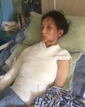 这就是嘴欠的下场”！2015年，浙江一女子吃火锅时喊服务员加汤，可因为顾客多，服