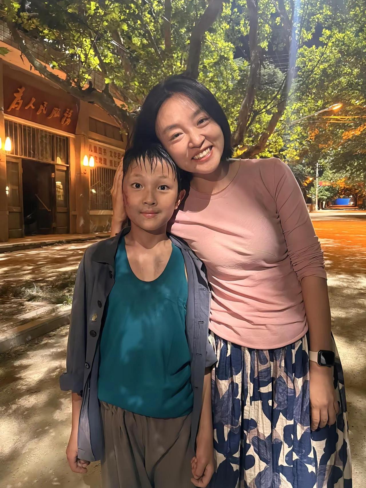 张银娃和八一的故事 始于2024年 剧中我们各自演绎黄正经夫人和宋师儿子忆秦娥荧