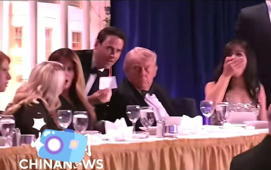 突发！特朗普遇刺
特朗普又遇刺了，美国那边是25日晚上8点40分，白宫记者协会年