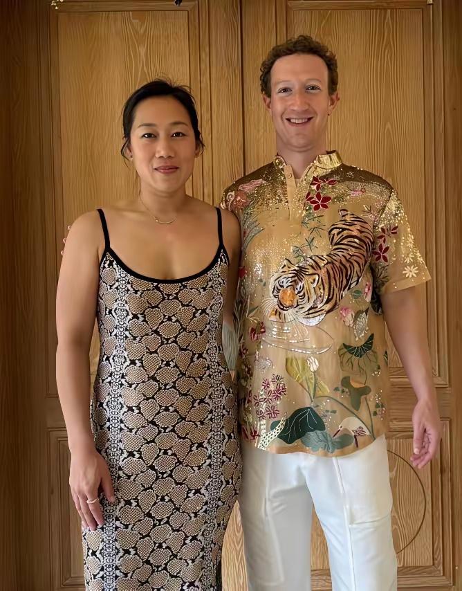 论颜值，奶茶妹美她千百倍，论老公财富，天下没几个女人能比。扎克伯格应该也没有去过