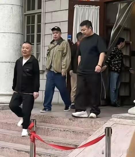 灵魂拷问！郭德纲该不该向公众道歉？两种观点吵翻全网！
 
一桩争议至今没有平息，