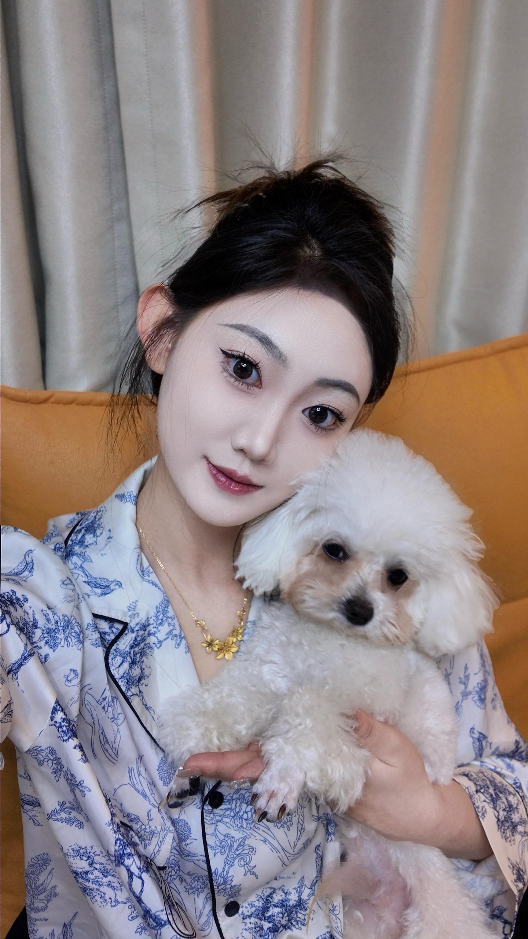 时常因为有小狗而感到幸福