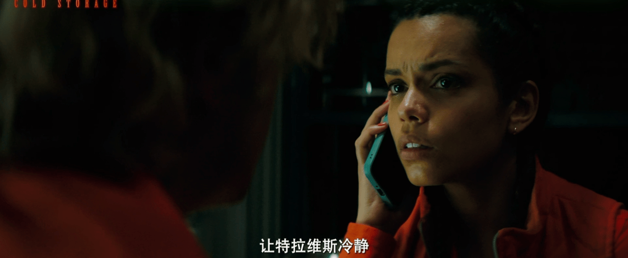 怪奇男妈妈大战外星真菌 外星真菌寄生、绿液爆浆、连姆·尼森救场，这片的元素堆得挺