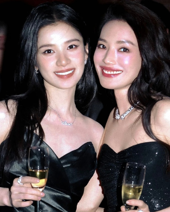 张婧仪，舒淇同框。 ​​​