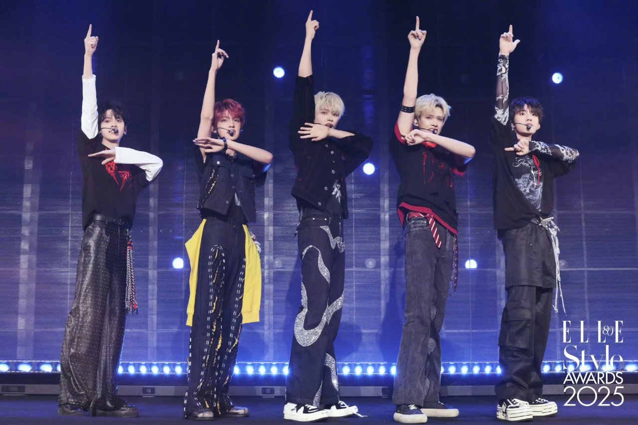 登陆少年ELLE舞台出图登陆少年ELLE舞台登陆少年ELLE舞台出图啦 ​​​