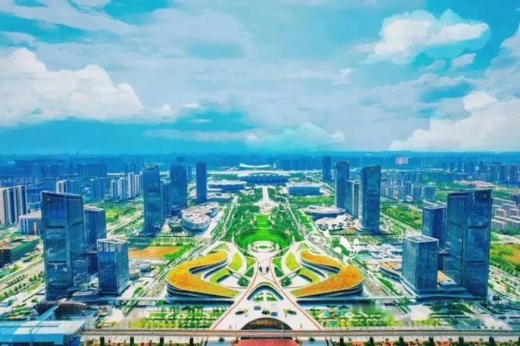 浐灞国际港的特点：
1.城市封面好，奥体场馆和长安系列建筑交相辉映，写字楼林立，