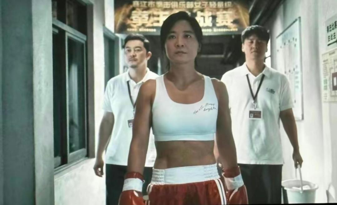 #说贾玲拿减肥当电影噱头的#人家能瘦100斤，就算想拿这个当热点又怎么了，我觉得