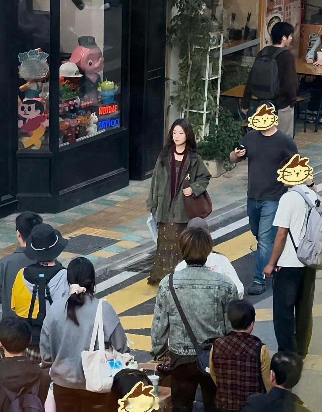 《海岛舒服日志》李兰迪、刘昊然的路透，好标准的文艺片男女主啊。 