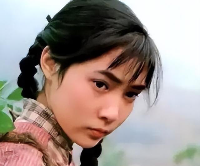 有一次沈丹萍说：＂每次一出差回来，家里的现金就少三五千！＂她怀疑是保姆偷的，把家