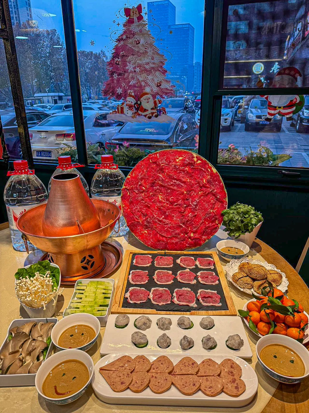 冬天的这锅铜锅涮肉直接暖到心巴里！