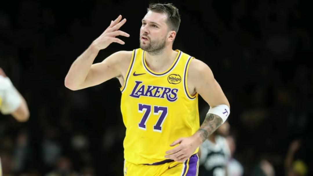 湖人大胜步行者，东契奇大发神威，东契奇出场31分钟41秒，25投14中，三分14