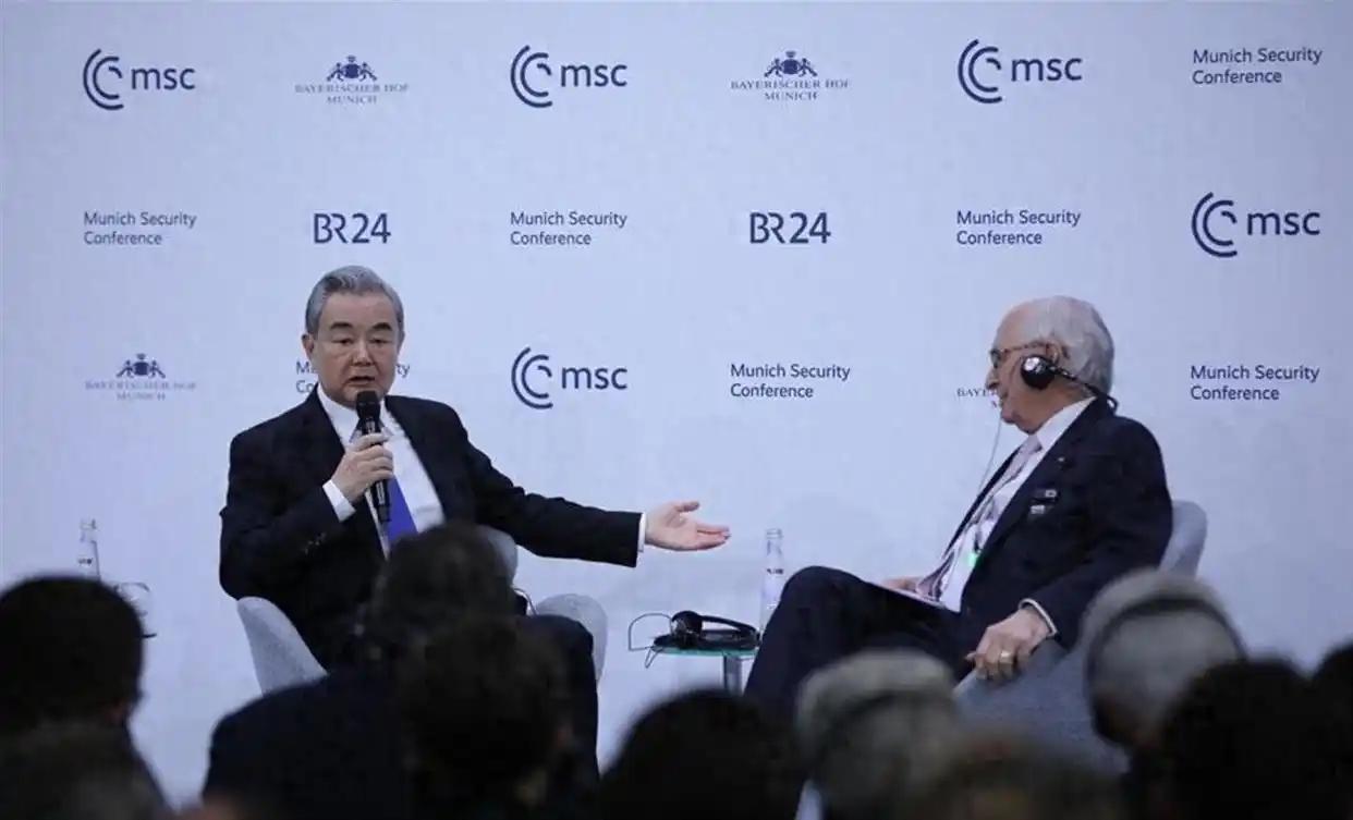 慕安会中日交锋：历史警钟长鸣，玩火必自焚

2026年慕尼黑安全会议上，王毅外长