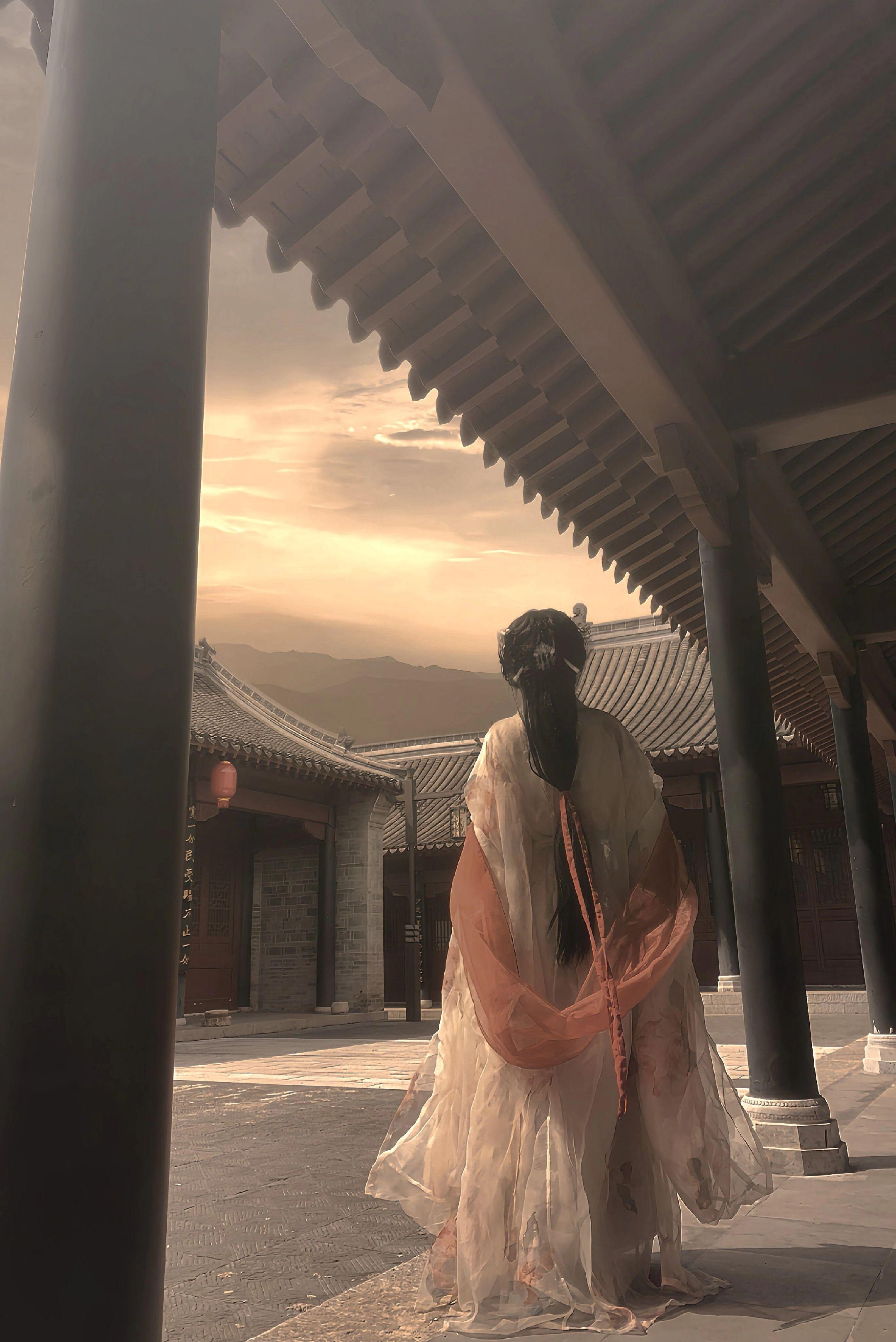 “鸿蒙生两仪，恨为爱之极”