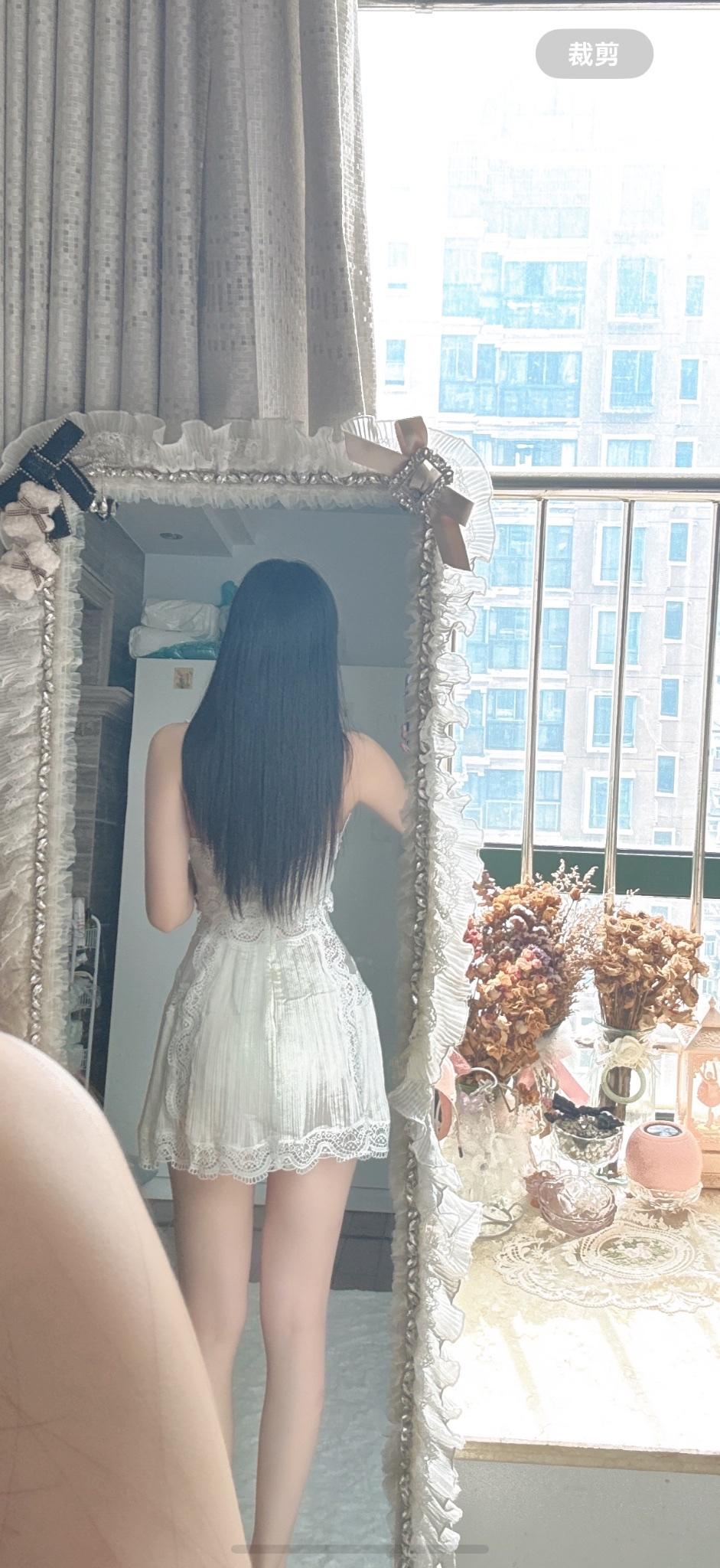 昨天爆饿，今天暴食，现在还在厕所[泪奔]