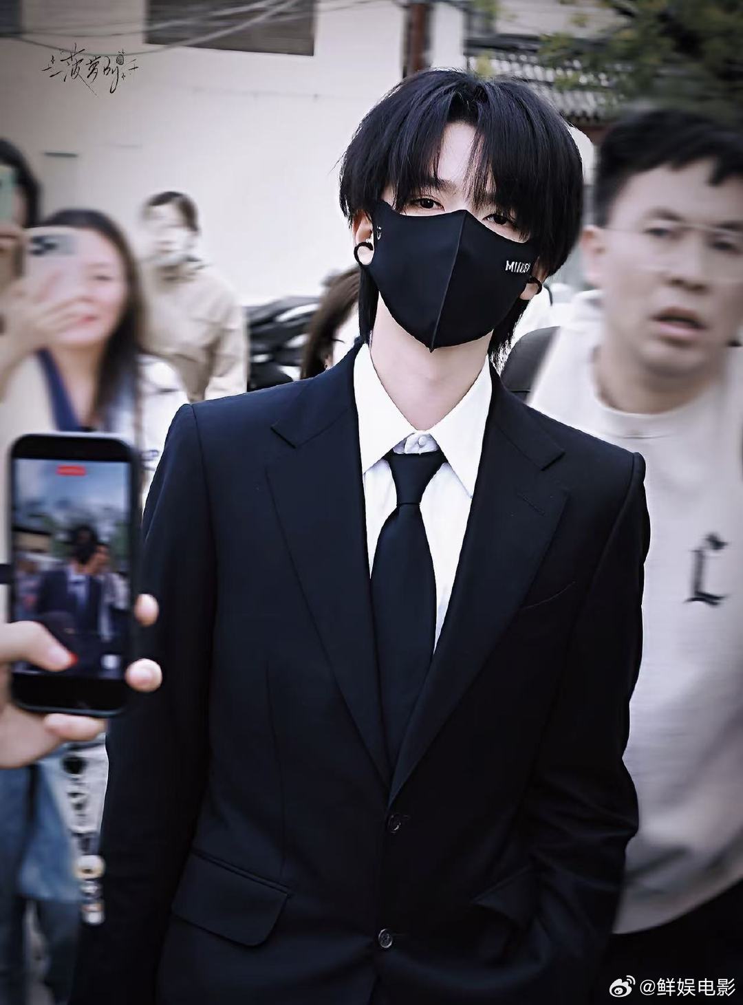 贺峻霖答辩发布会贺峻霖答辩答出了发布会的感觉。贺峻霖答辩答出了发布会的感觉贺峻霖