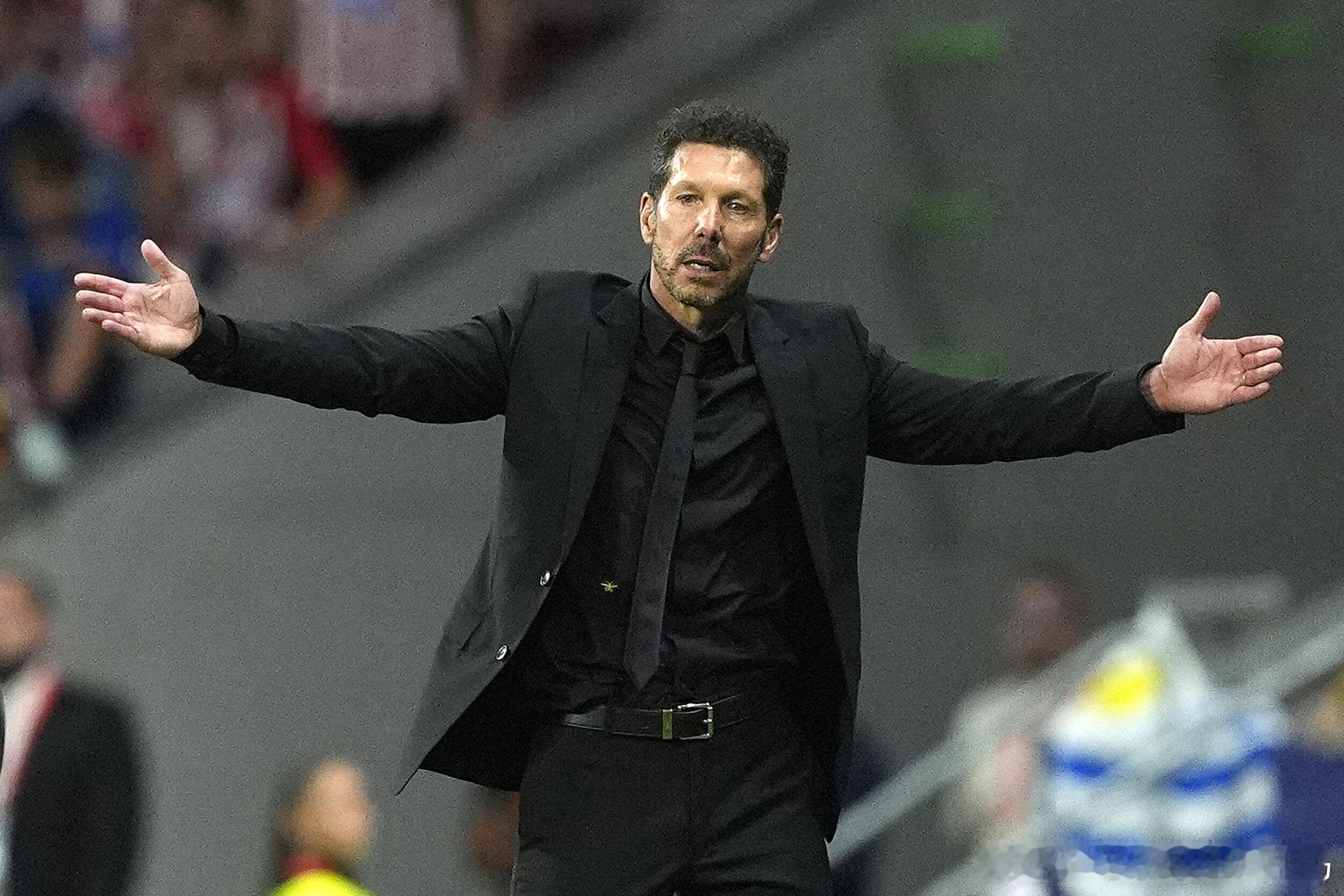 2月16日 在国王杯的赛场上，马竞5比0横扫贝蒂斯，4比0大胜巴萨；然而在西甲赛