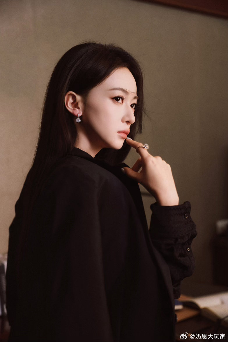 吴谨言女神降临、突然get到了吴谨言的美谁被吴谨言这次造型狠狠戳中？登场那一刻宛