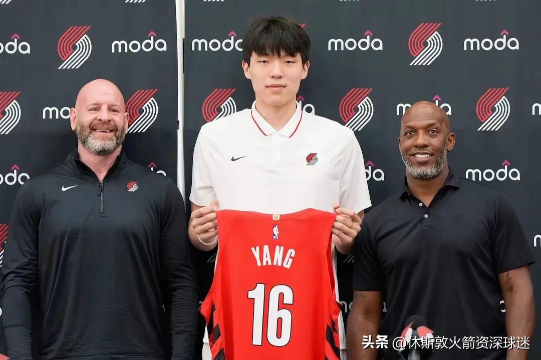 开拓者夏季联赛主打杨瀚森牌，可以说杨瀚森如果想在常规赛站稳脚跟，夏季联赛必须打好