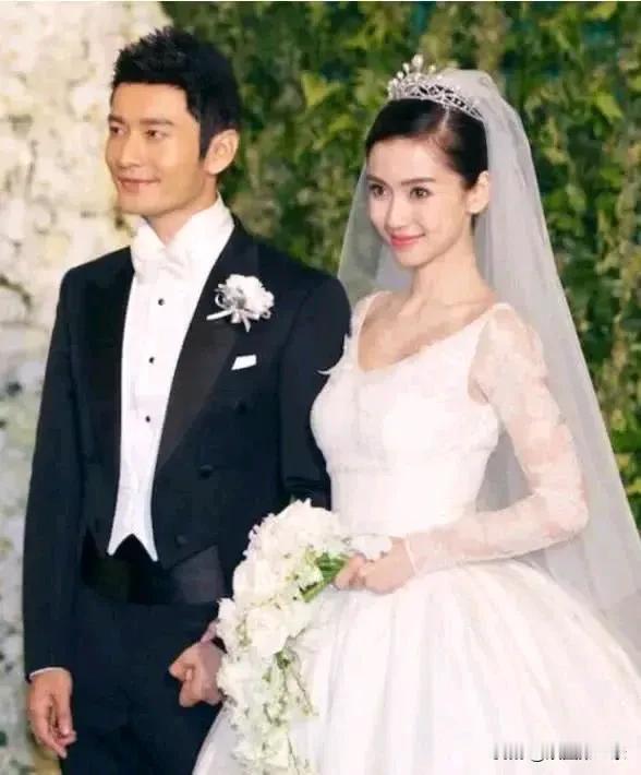 发现没有，当时他俩结婚全网不同意，现在黄跟叶柯官宣，却又觉得baby跟他最般配了