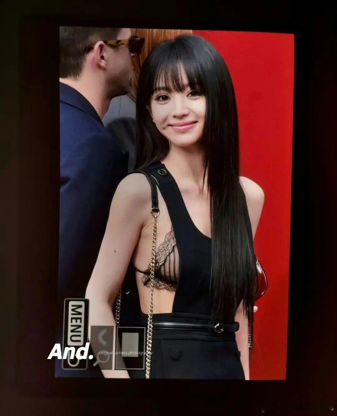 田曦薇之前是不是吹的有点儿过了[允悲] ​​​