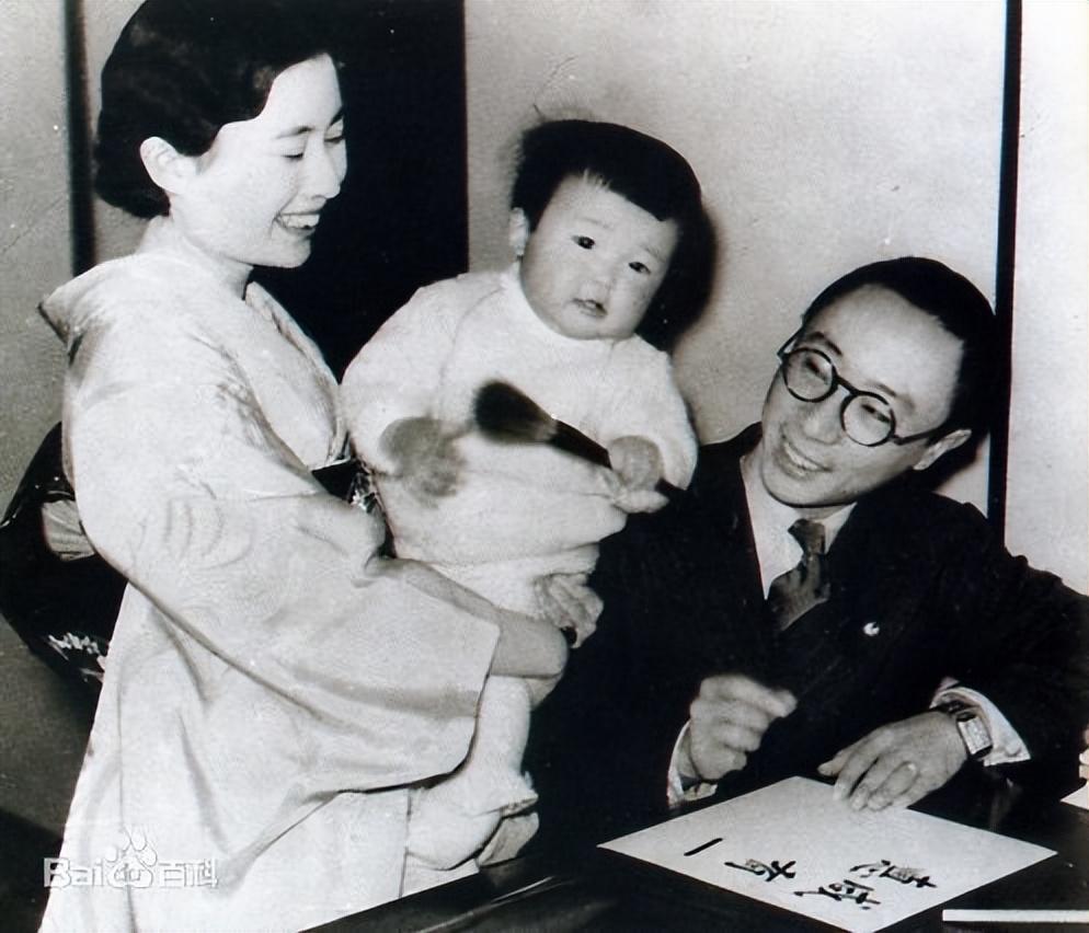 1960年底，溥杰告诉妻子嵯峨浩一个好消息，周总理同意她来中国了。

但溥仪死活