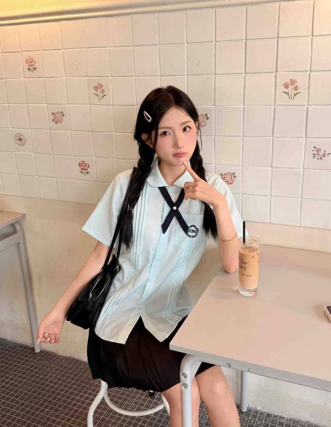 清清，下课啦
宋亚轩清清校服来啦

下课后·清清校服
🏠：小芒-小狗的答案
?
