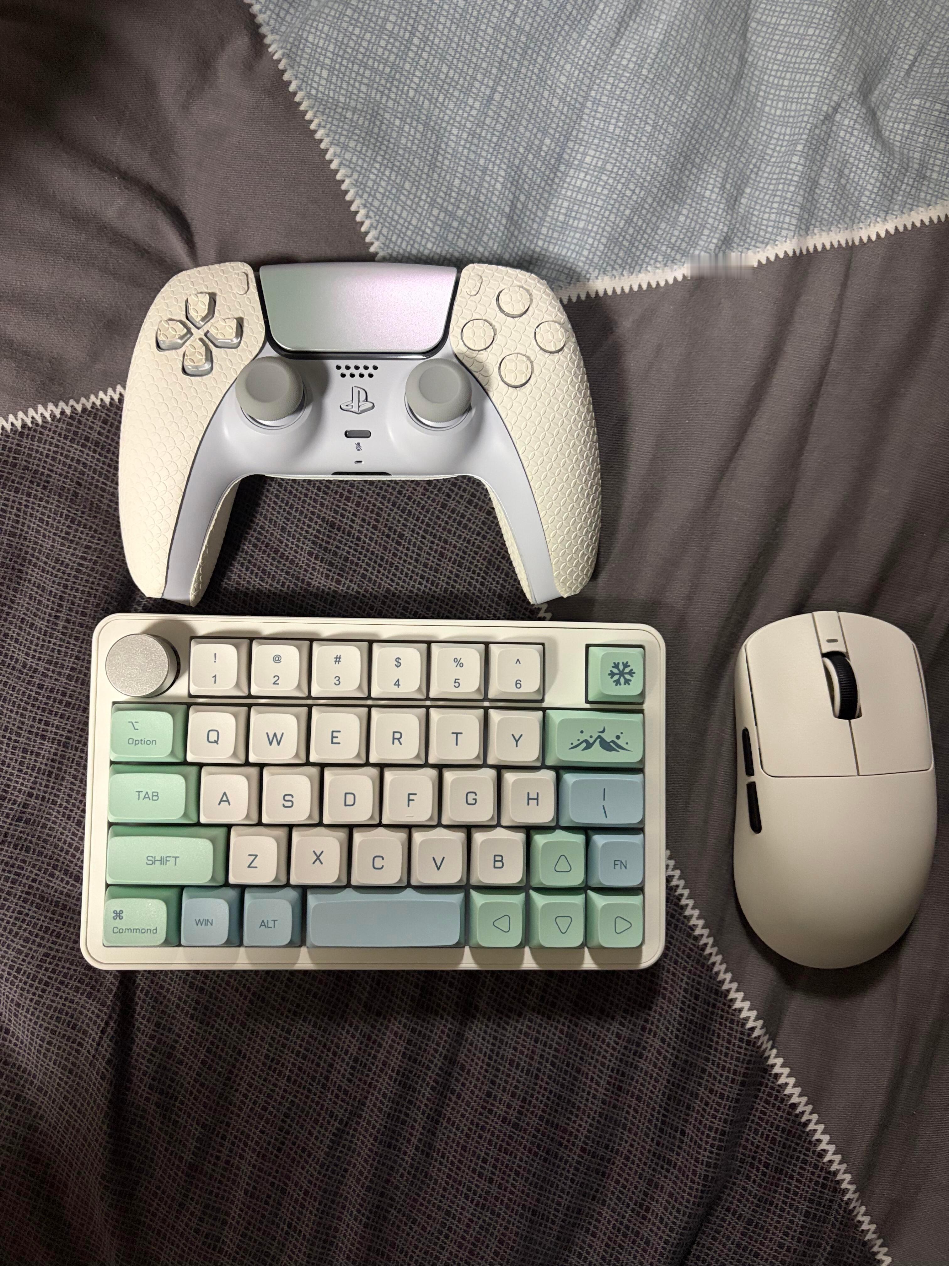 床上打机外设舒服舒服简直了 