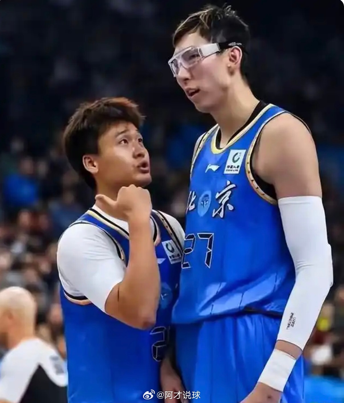 周琦真是梗王！赵睿在周琦解说NBA总决赛的社交媒体评论区评论：“你好好研究研究布