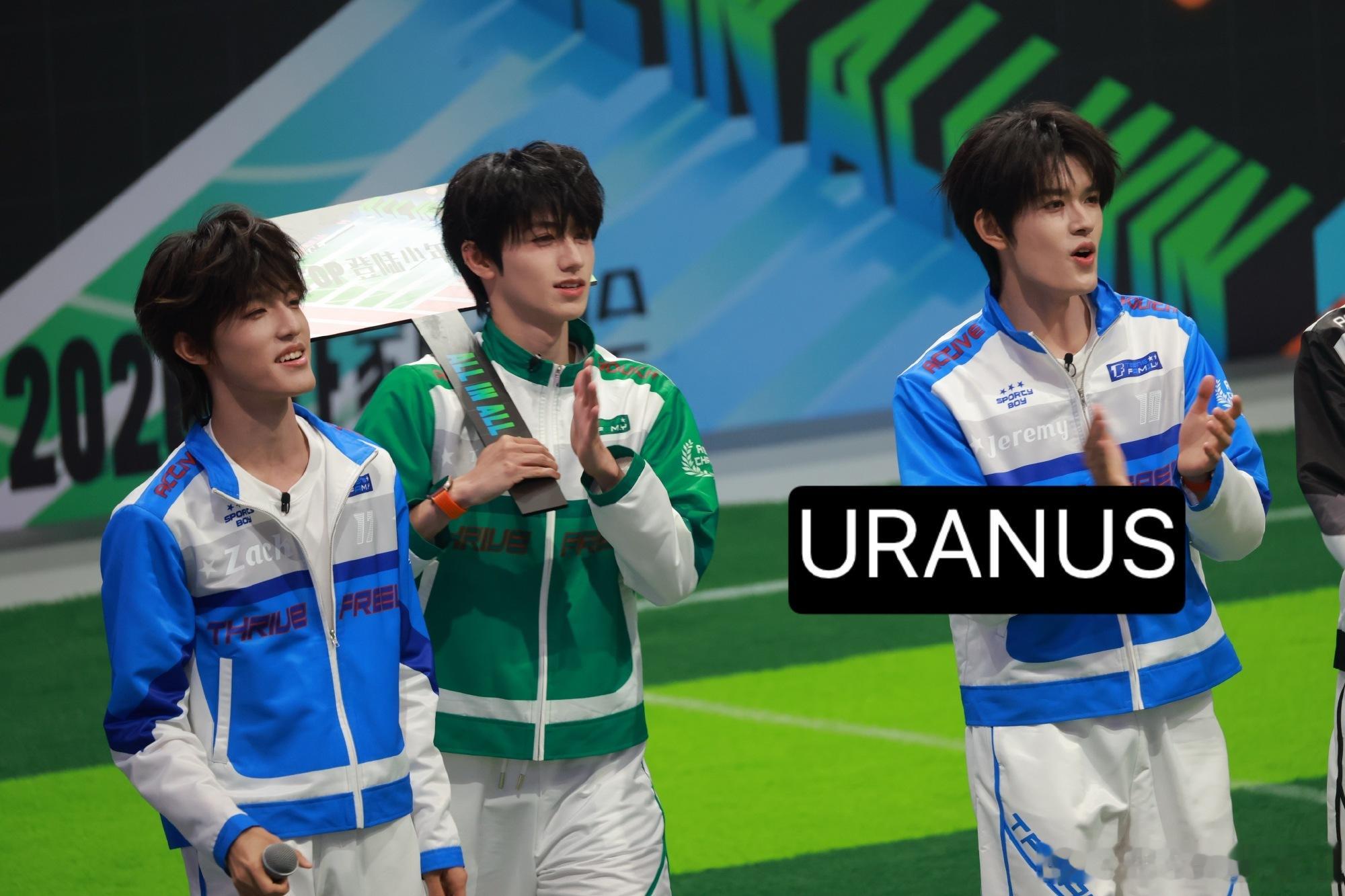 2026TF家族运动会朱志鑫把绿色队服穿成了赛车服吧 