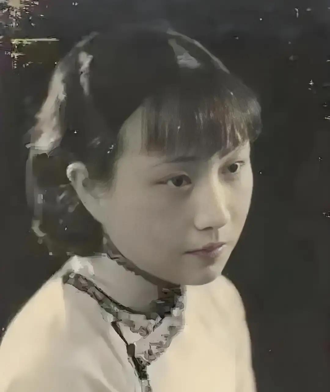 陈诚回乡奔丧，妻子持剪自伤：一段婚姻为何走到尽头？1925年5月，陈诚回到浙江青