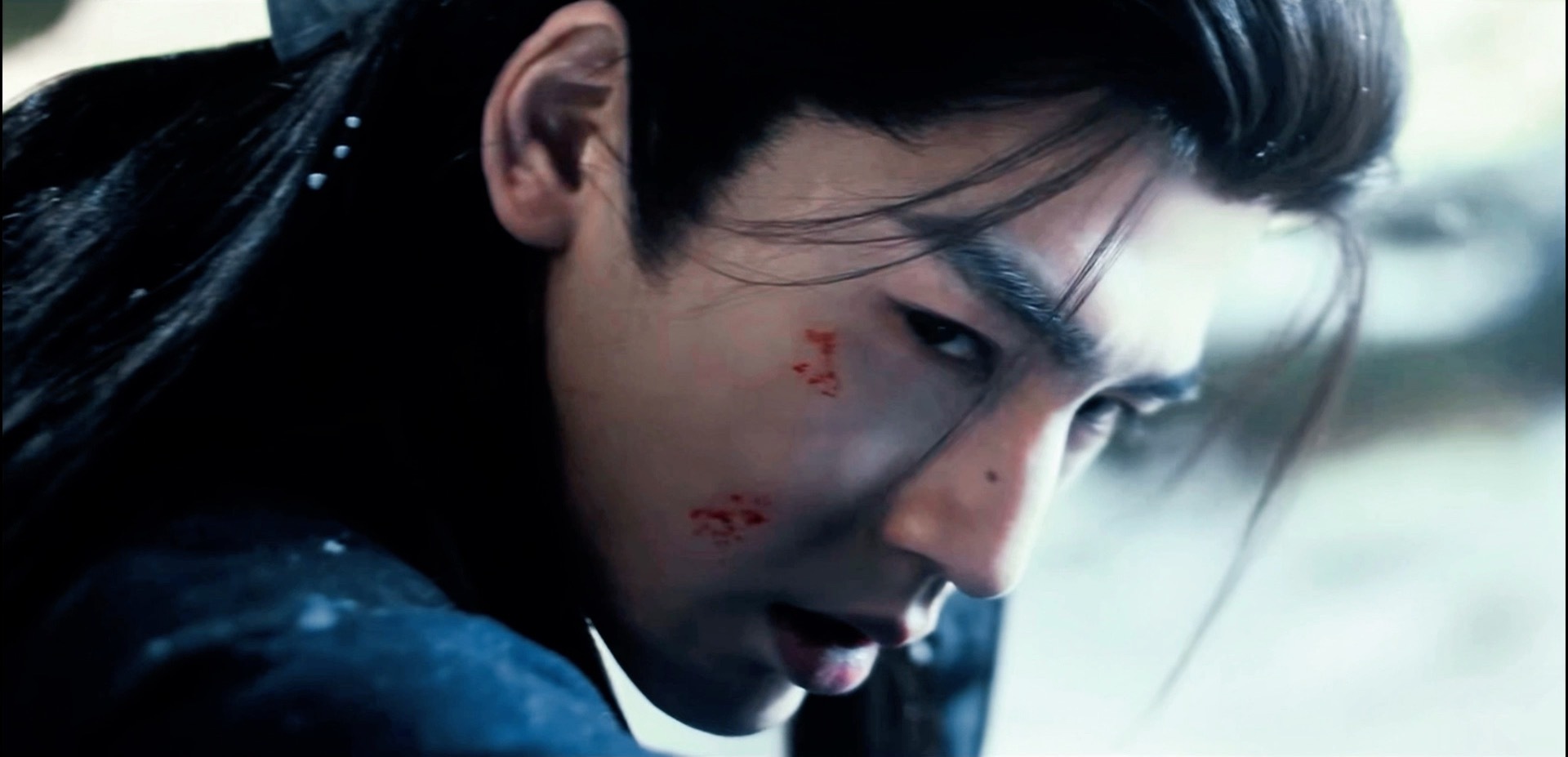 谢征残血打戏太爽了…开大前眼神真的凛冽带感逐玉张凌赫谢征