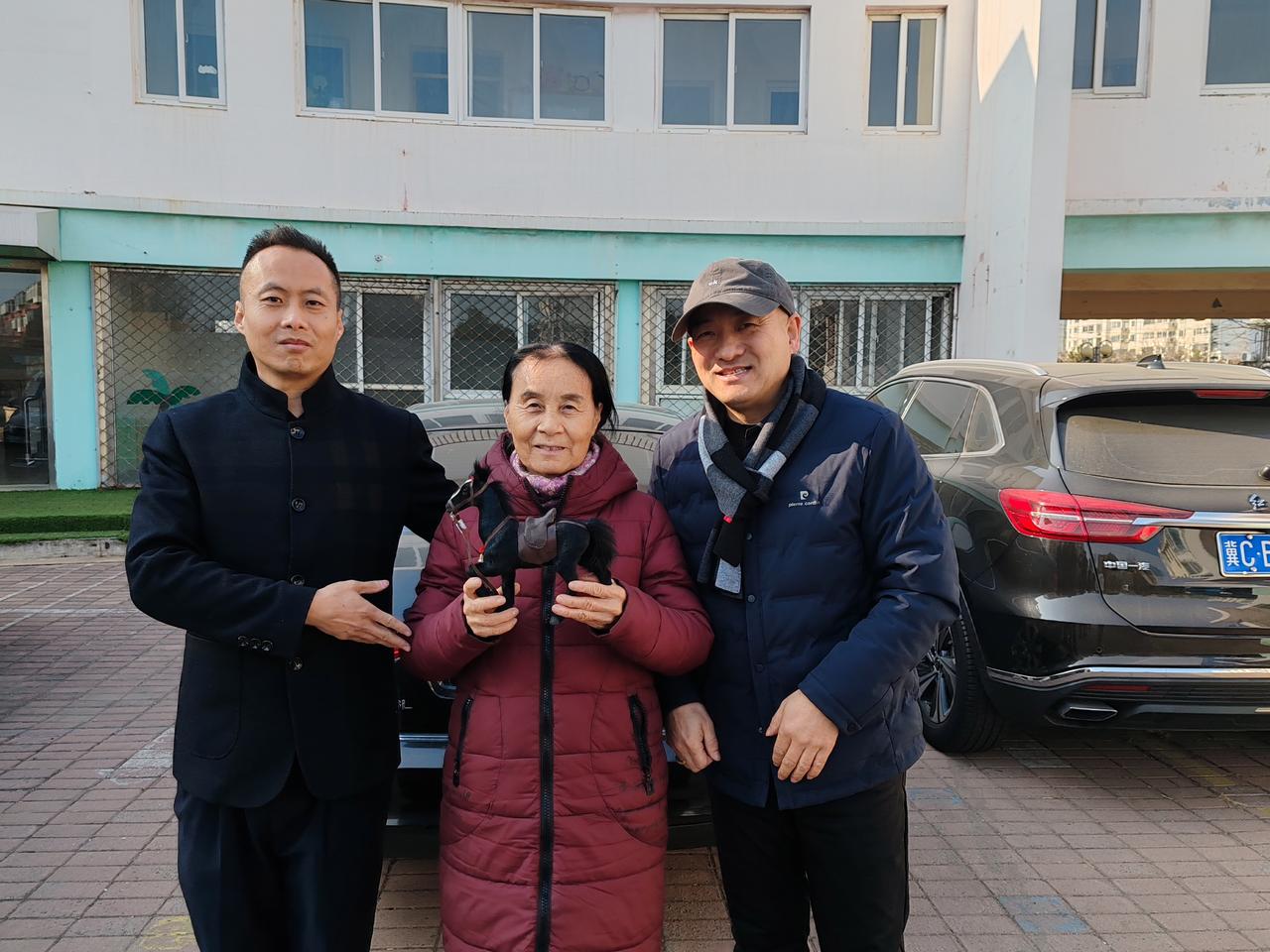 今年冬天的不同妈妈75岁了，她又是属马，今年是马年，秦皇岛省事数字社区的白总得知