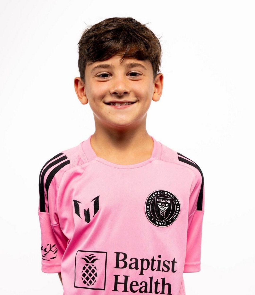 安东内拉IG：生日快乐，我的爱人距离我上次看到你长大已经八年了。西罗，我们为你感