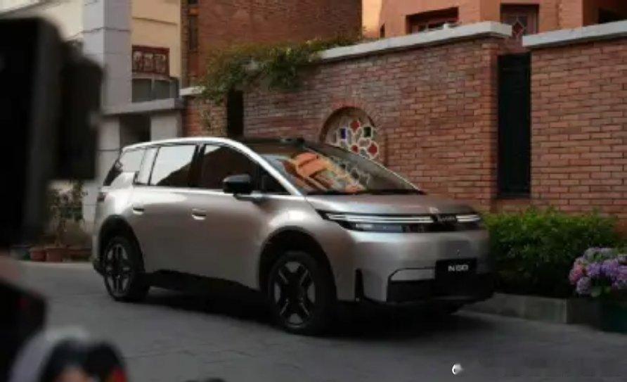 10万块钱的车能卷成啥样？埃安N60这次是真不给同行留活路。128项全系标配埃安