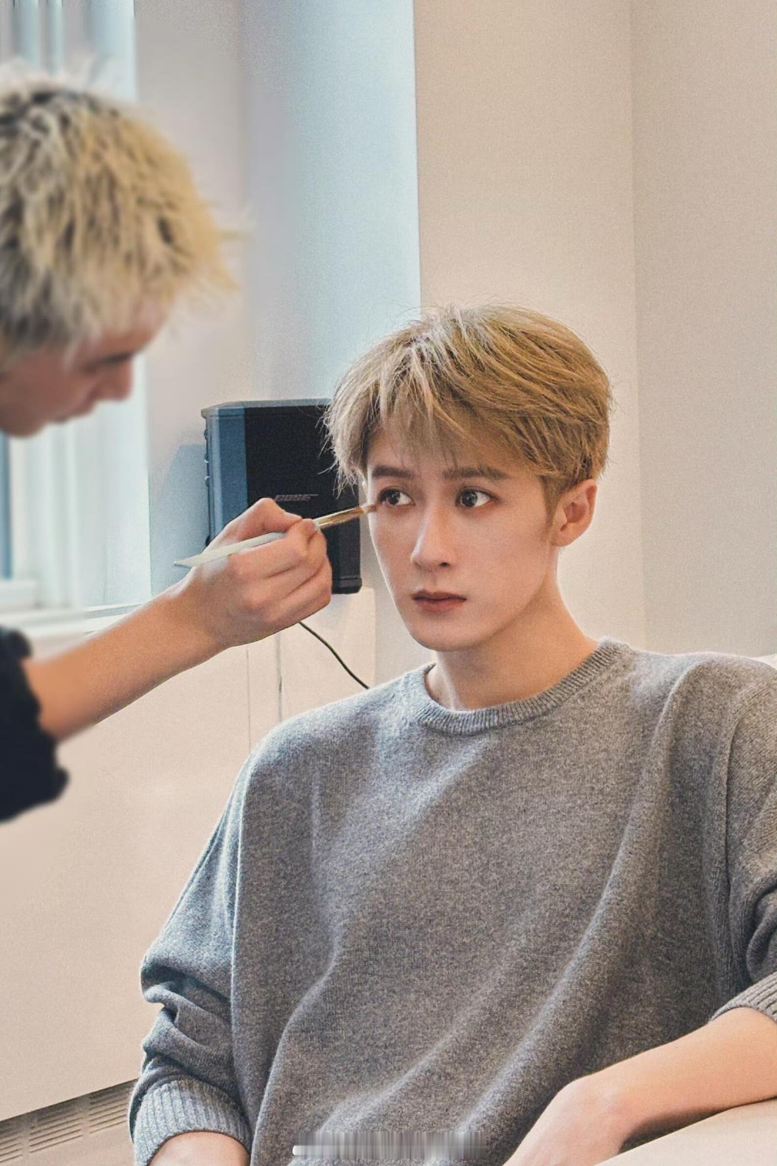 这个限定发色 一直无法释怀檀健次挑眉jct檀健次谢却山