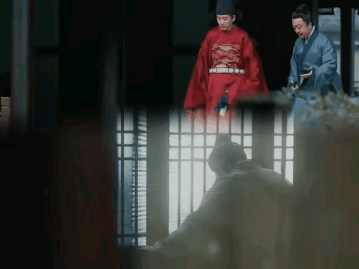 《藏海传》藏海潜入赵大人书房搜查离开时刚关上门，就被临时赶回家的赵大人撞见了……