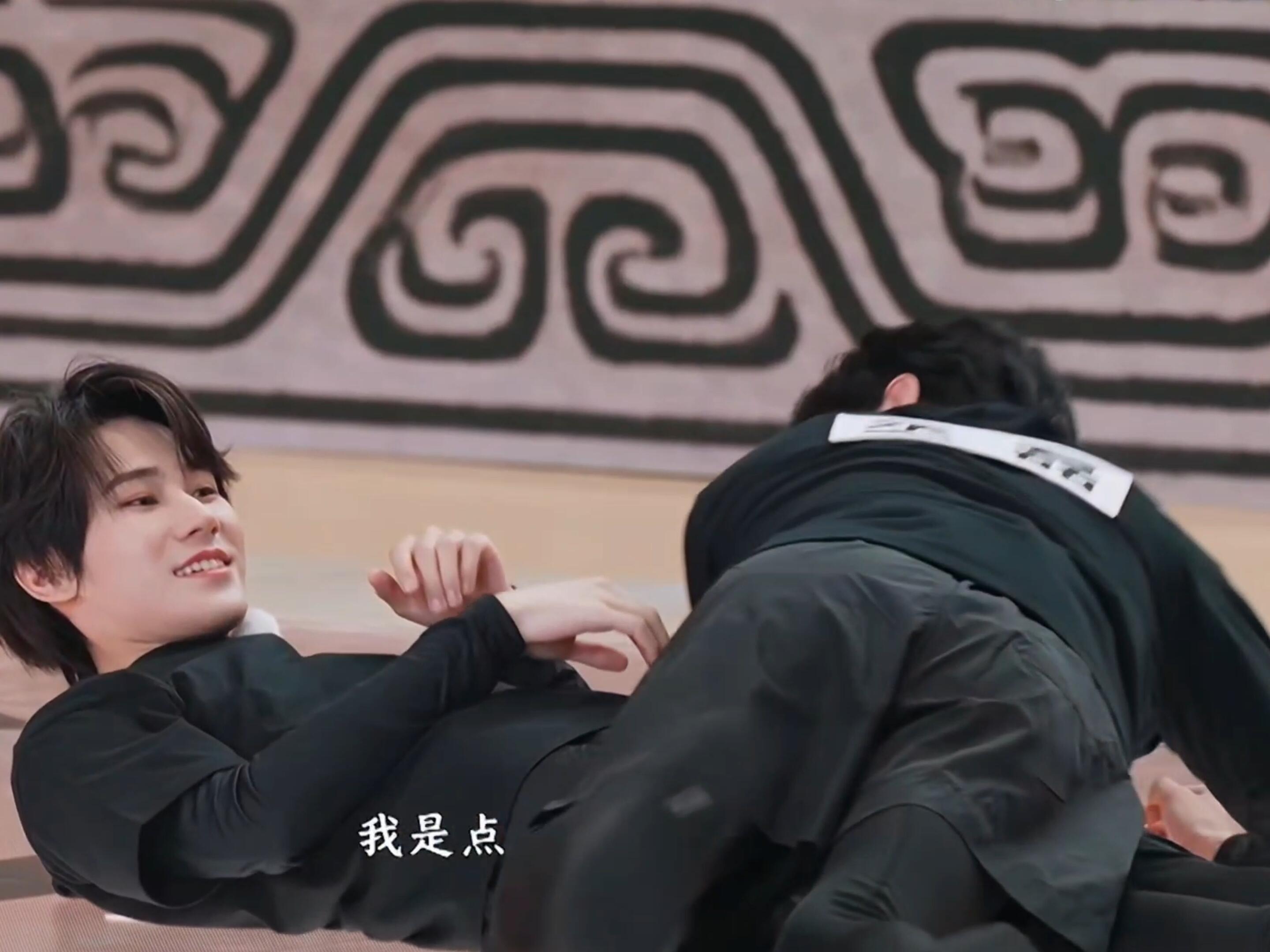 奔跑吧 我的难兄难弟 你们在干嘛啊奔跑吧