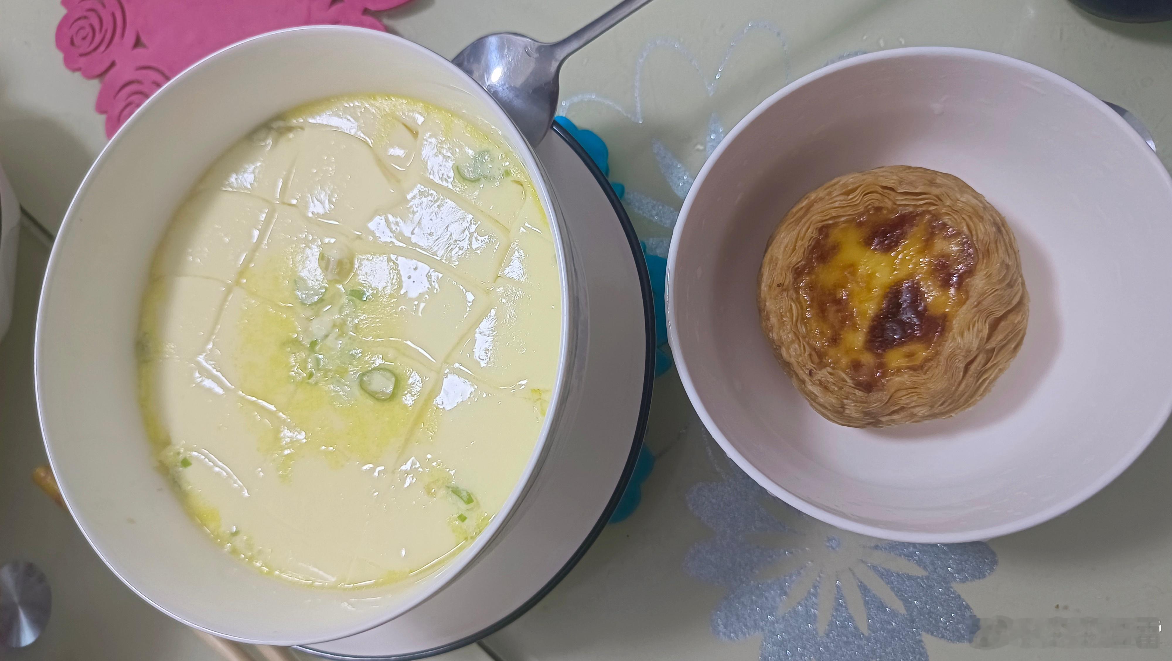 蒸碗嫩fufu的鸡蛋羹、烤个酥chui的蛋挞，简单两步，把清晨的温柔吃进肚子里~