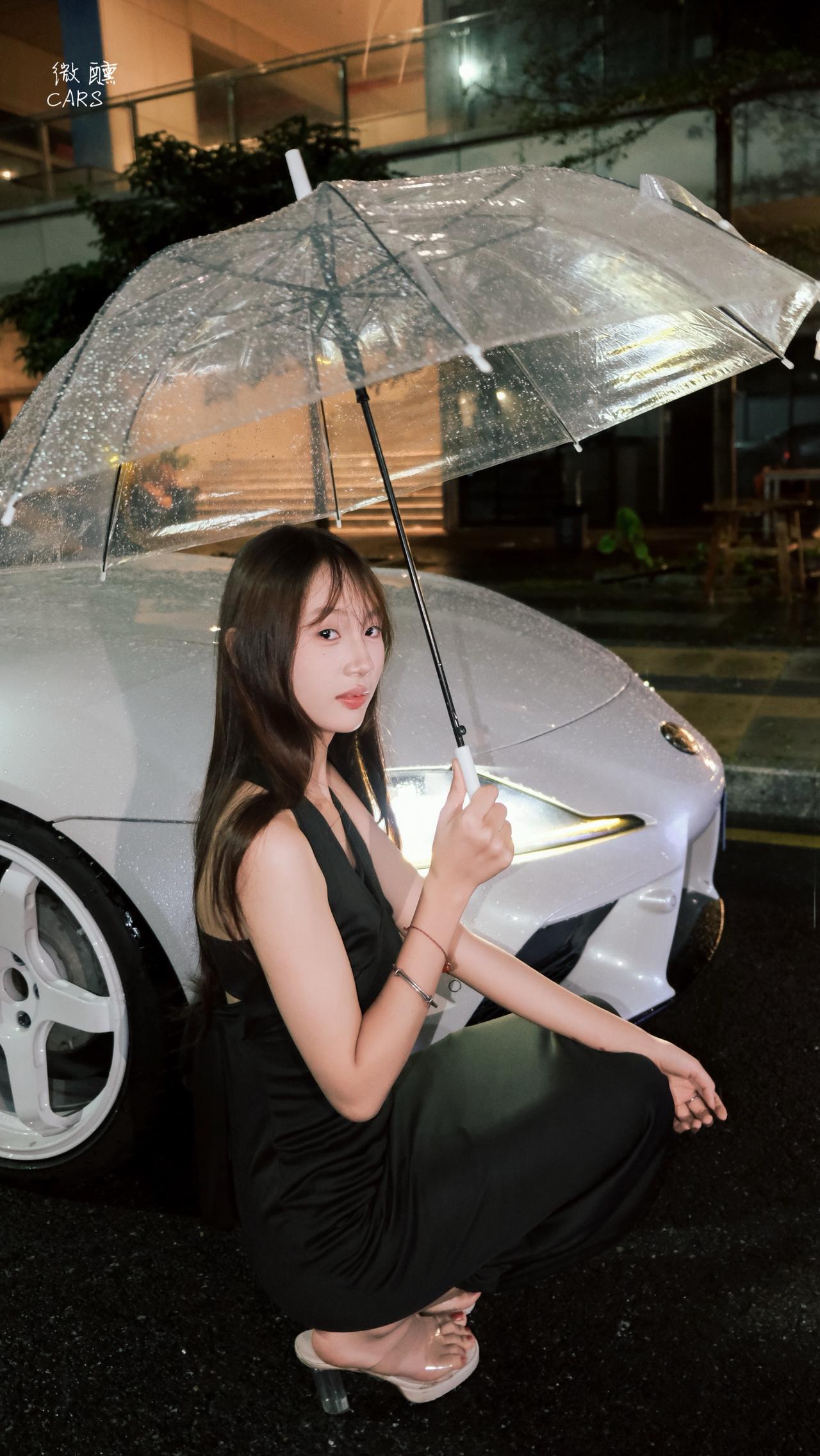 下雨天 的氛围感直接拉满…汽车情绪写真 甜妹车 丰田supra牛魔王 丰田Sup